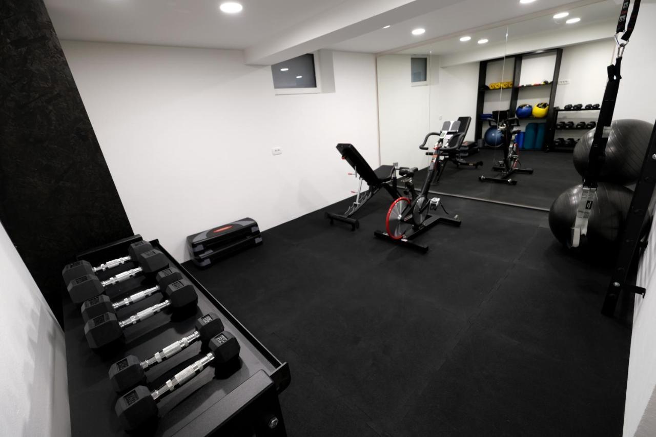 Apartments Emona Free Parking & Gym Любляна Экстерьер фото